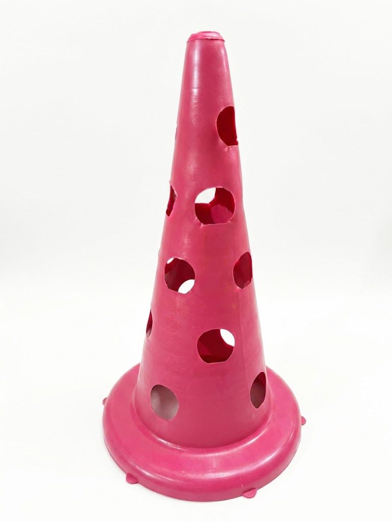 Cono De 30 Cm - Con Agujeros   -goma-super Flexible.